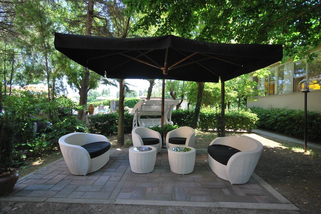 Hotel Plutone Cervia Exterior photo