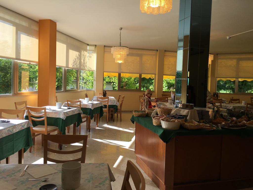 Hotel Plutone Cervia Exterior photo